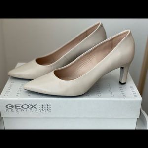 GEOX - BIBBIANA - SIZE : 8US - HEIGHT ~ 6cm - UNWORN